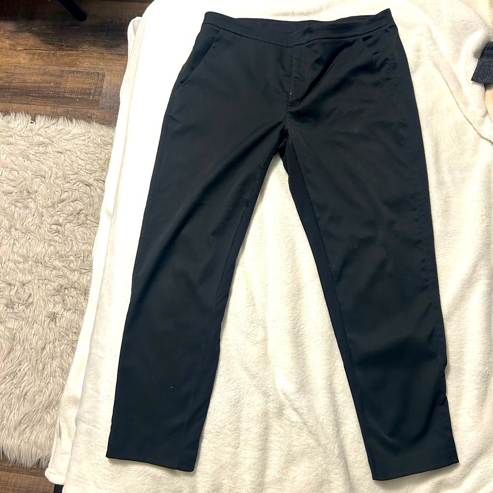 LULULEMON- Black Athletic Pants